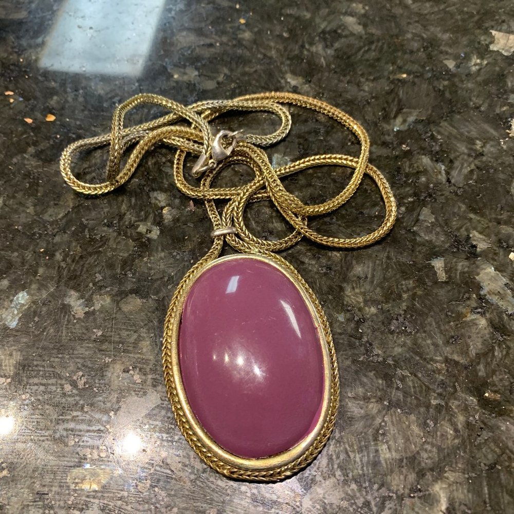 Very long Gold toned Necklace with Purple Carbouchon 22"